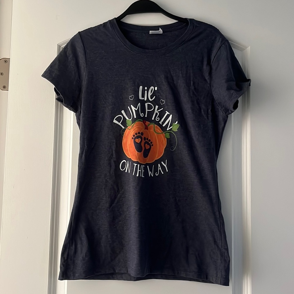 Lil’ Pumpkin On The Way Pregnancy Announcement Shirt Size S